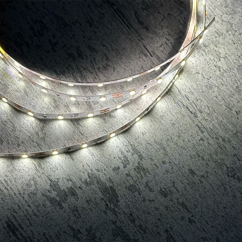 Led pásik neutrálne biele svetlo / 12V / 11W / 1m