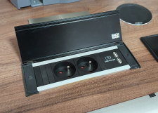 BACHMANN V�klopn� z�suvka KAPSA / �ierna / 2x 230 V + 2x USB / 70 x 204 mm / 927.004+927.101